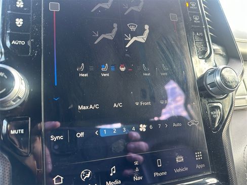 Certified 2022 RAM 1500 Limited image 25