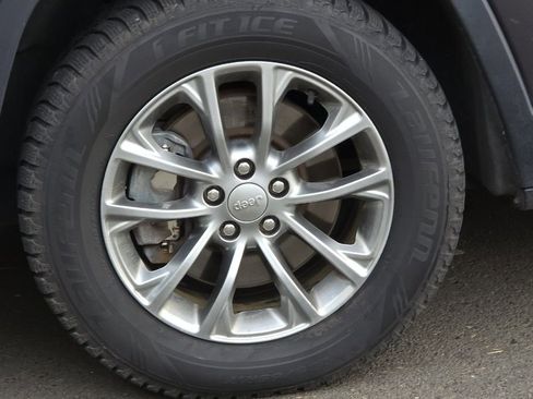 Used 2020 Jeep Cherokee Latitude Plus w/ Cold Weather Group image 24