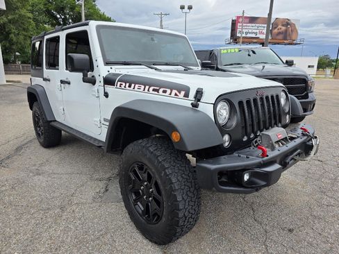Used 2018 Jeep Wrangler Unlimited Rubicon AWD/4WD image 3