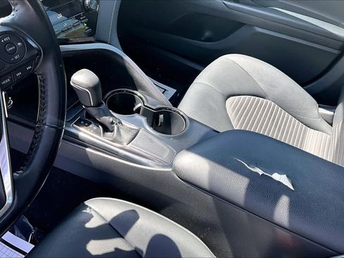 Used 2019 Toyota Camry SE image 17