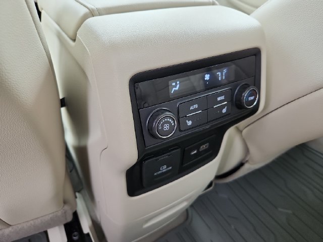 Used 2020 GMC Acadia Denali w/ Trailering Package AWD/4WD image 18