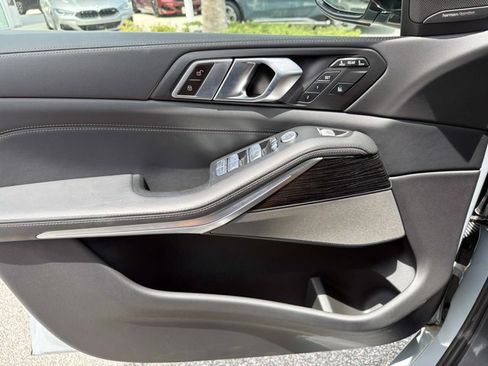 Used 2024 BMW X7 M60i AWD/4WD image 7