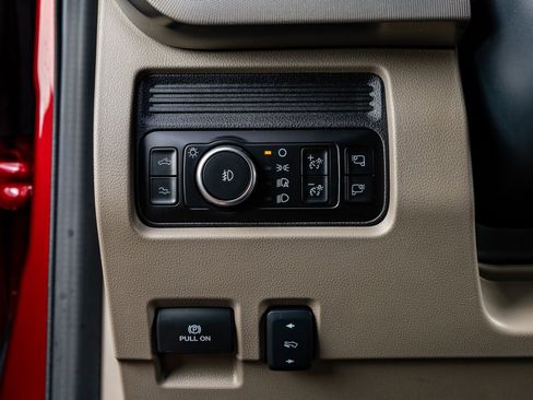 Used 2025 Ford F250 Platinum w/ Platinum Plus Package image 23