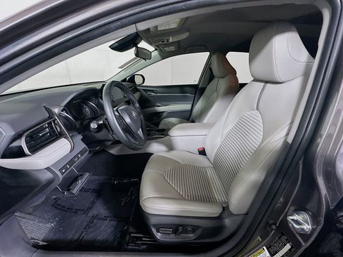Used 2022 Toyota Camry SE image 12