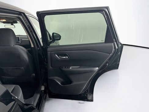 Used 2025 Nissan Rogue SV AWD/4WD image 29