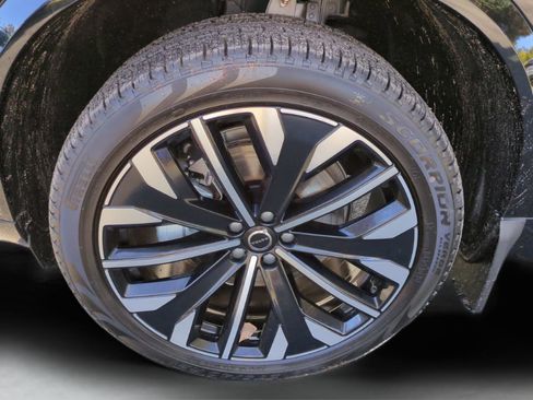 New 2026 Volvo XC90 B6 Ultra w/ Protection Package Premier image 11