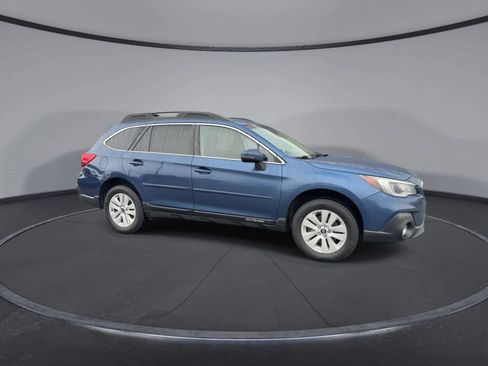 Used 2019 Subaru Outback 2.5i Premium image 2