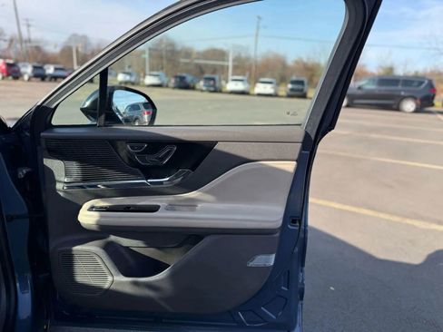 Used 2022 Lincoln Corsair AWD w/ Equipment Group 101A image 18