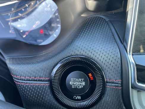 Used 2025 Jeep Compass Trailhawk w/ Trailhawk Convenience Group image 18