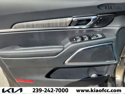 Certified 2025 Kia Telluride SX w/ SX Captain's Chair Package FWD image 27