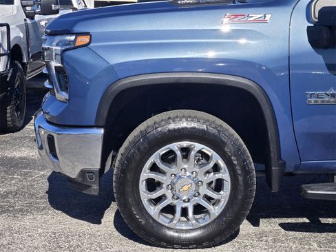 Used 2024 Chevrolet Silverado 2500 LTZ w/ LTZ Premium Texas Edition image 8