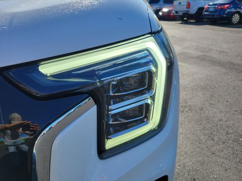 Used 2025 GMC Terrain Elevation AWD/4WD image 11