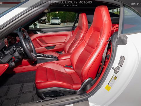 Used 2020 Porsche 911 Carrera RWD image 5