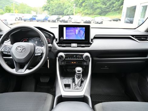Used 2023 Toyota RAV4 LE AWD/4WD image 10