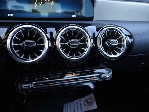 Used 2025 Mercedes-Benz CLA 250 image 15