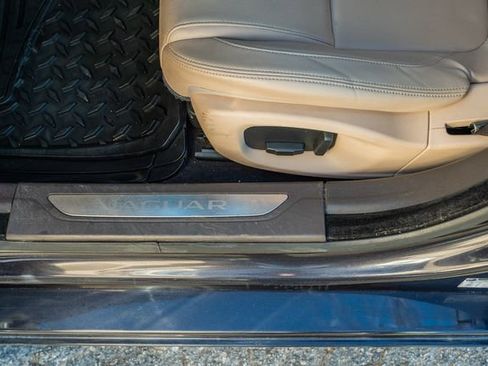 Used 2016 Jaguar XF Premium image 18