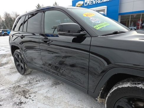 Used 2023 Jeep Grand Cherokee Altitude image 25