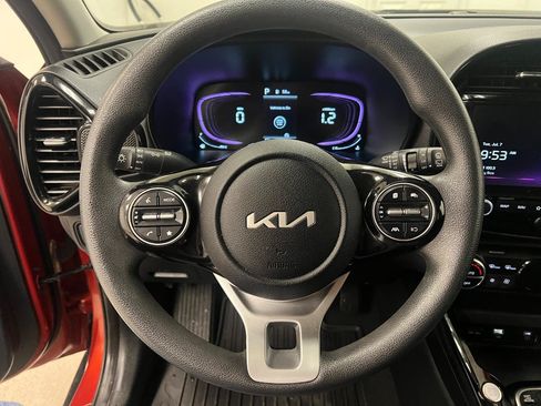 Used 2023 Kia Soul S FWD image 31