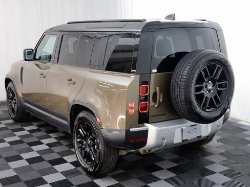 Used 2025 Land Rover Defender 110 S image 15