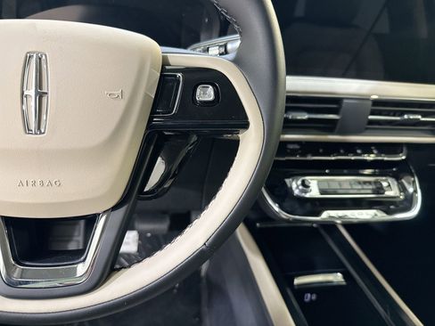 New 2026 Lincoln Corsair Premiere FWD image 15