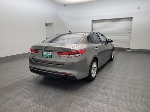 Used 2018 Kia Optima LX FWD image 9