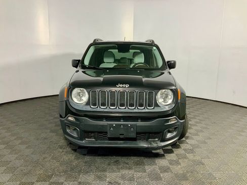 Used 2017 Jeep Renegade Latitude w/ Popular Equipment Group image 3