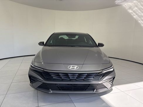 New 2025 Hyundai Elantra SEL FWD image 8