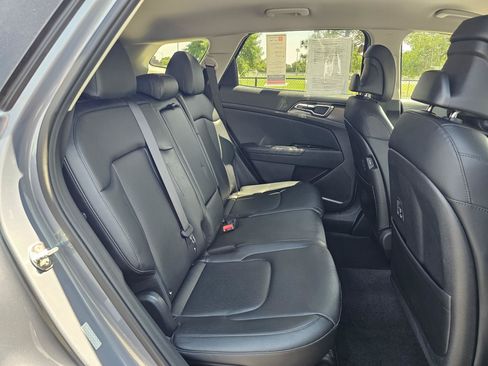 Used 2023 Kia Sportage EX FWD image 12