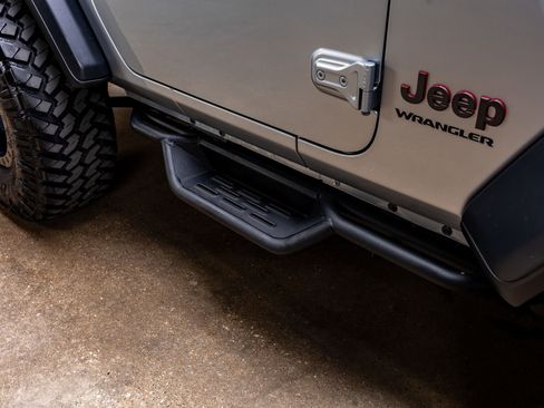 Used 2022 Jeep Wrangler Rubicon AWD/4WD image 12