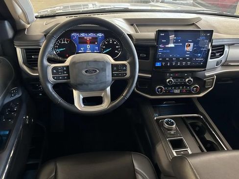 Used 2024 Ford Expedition XLT image 10