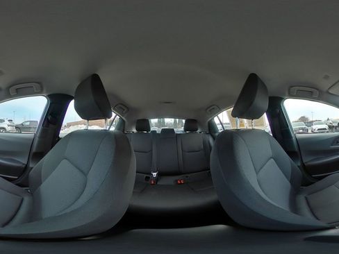 Used 2025 Toyota Prius LE image 41