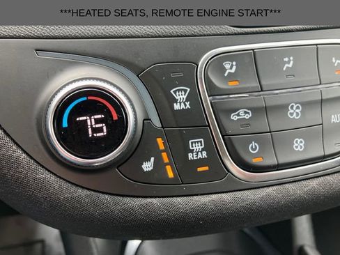 Used 2025 Chevrolet Malibu LT image 3