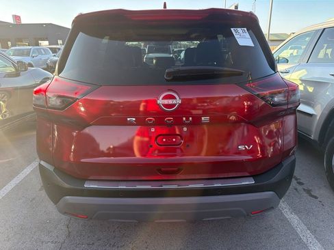Used 2023 Nissan Rogue SV w/ SV Premium Package FWD image 5