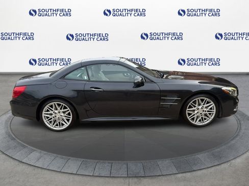 Used 2017 Mercedes-Benz SL 550 image 8