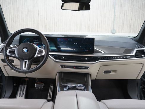 Used 2025 BMW X5 M60i AWD/4WD image 17
