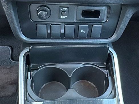 Used 2018 Mitsubishi Outlander SEL image 14