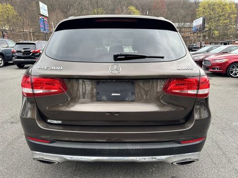 Used 2018 Mercedes-Benz GLC 300 4MATIC w/ Premium Package image 6