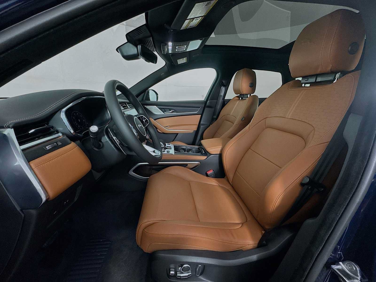New 2025 Jaguar F-PACE R-Dynamic S AWD/4WD image 11