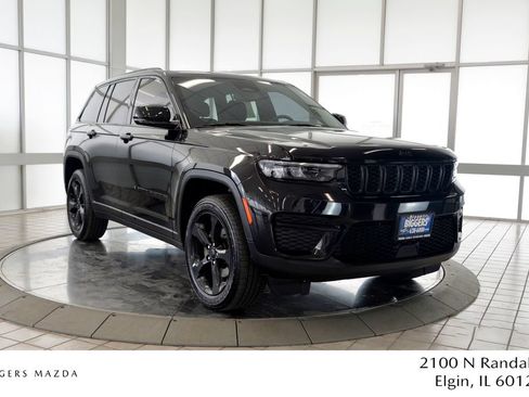 Used 2023 Jeep Grand Cherokee Altitude AWD/4WD image 1