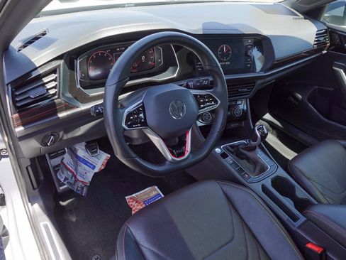 Used 2024 Volkswagen Jetta GLI Autobahn FWD image 9