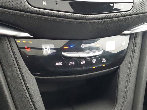 Certified 2024 Cadillac XT6 Luxury image 29