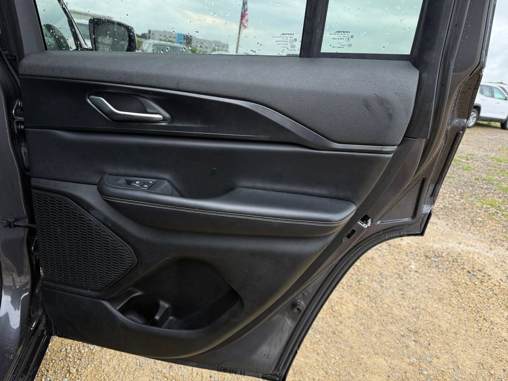 Used 2023 Jeep Grand Cherokee Altitude AWD/4WD image 39