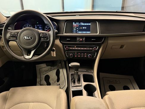 Used 2018 Kia Optima LX w/ Convenience Package FWD image 9