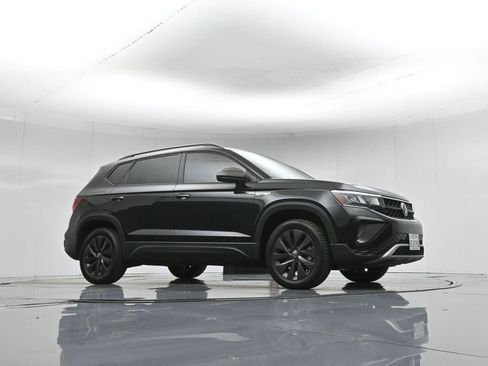 Used 2022 Volkswagen Taos S image 4