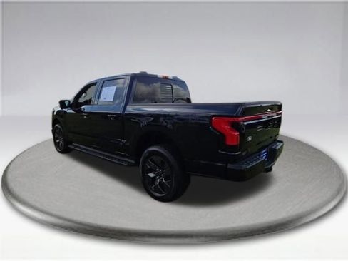 Used 2024 Ford F150 Lightning Lariat image 19