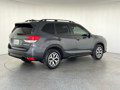 Certified 2023 Subaru Forester Premium image 4
