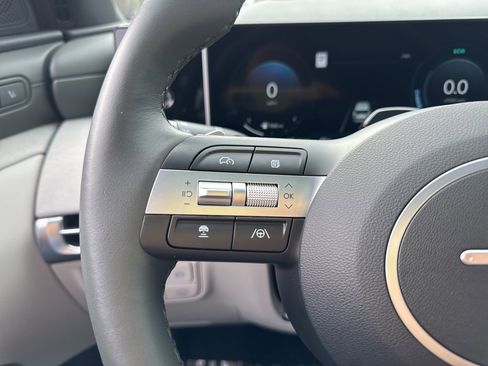 Used 2025 Hyundai Tucson Limited image 38