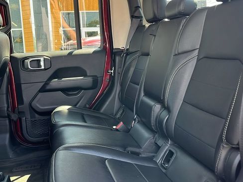 Used 2022 Jeep Gladiator Overland w/ Popular Equipment Package AWD/4WD image 21