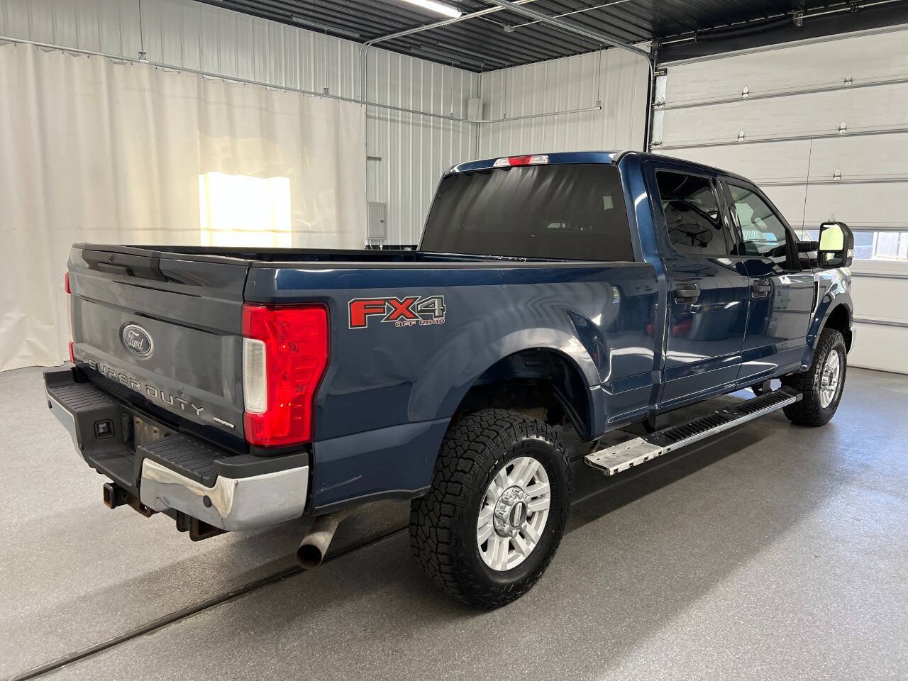 Used 2017 Ford F250 XLT w/ XLT Value Package AWD/4WD image 4