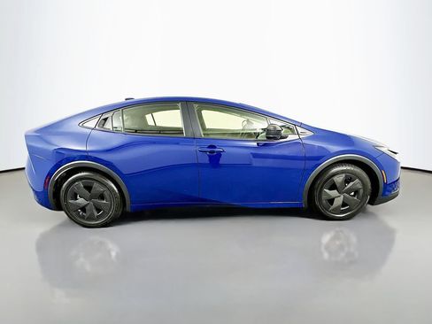Used 2023 Toyota Prius LE FWD image 4